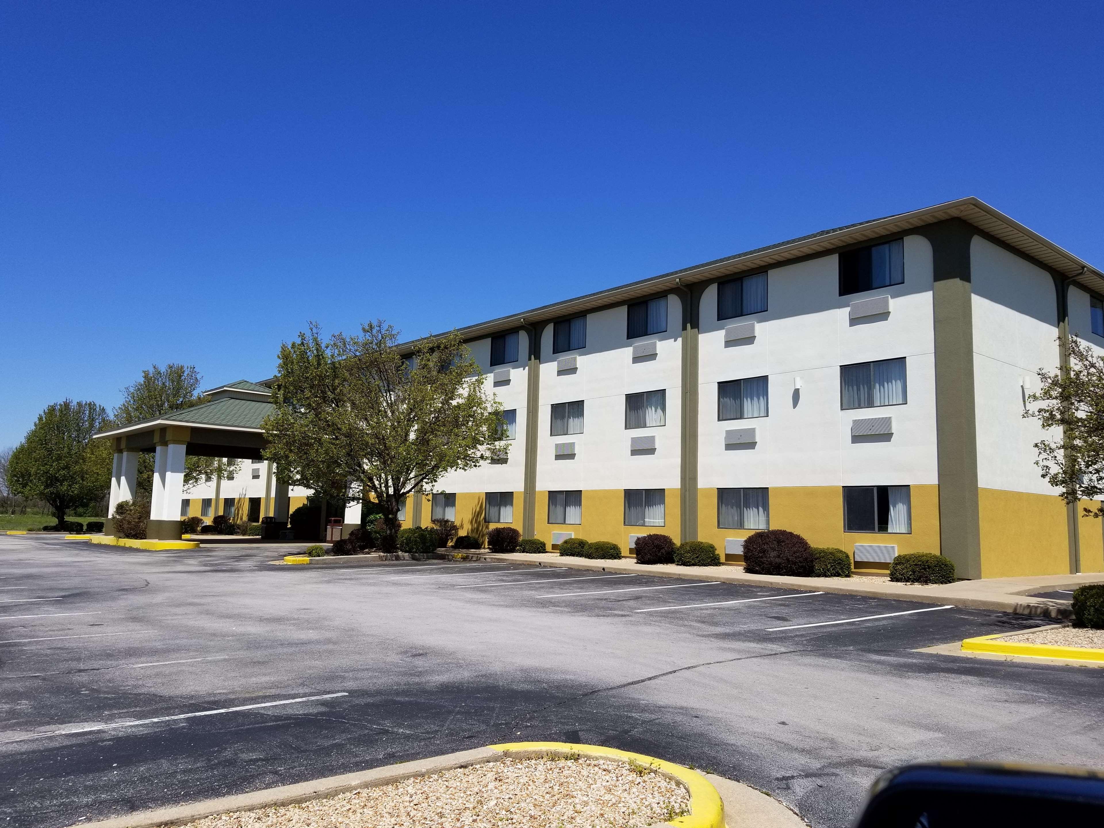 Neosho Best Western Big Spring Lodge מראה חיצוני תמונה